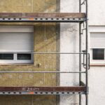 Fachada en rehabilitación para ilustrar los cambios del CTE 2026