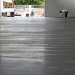 Pavimento de hormigón fratasado en una obra de rehabilitación